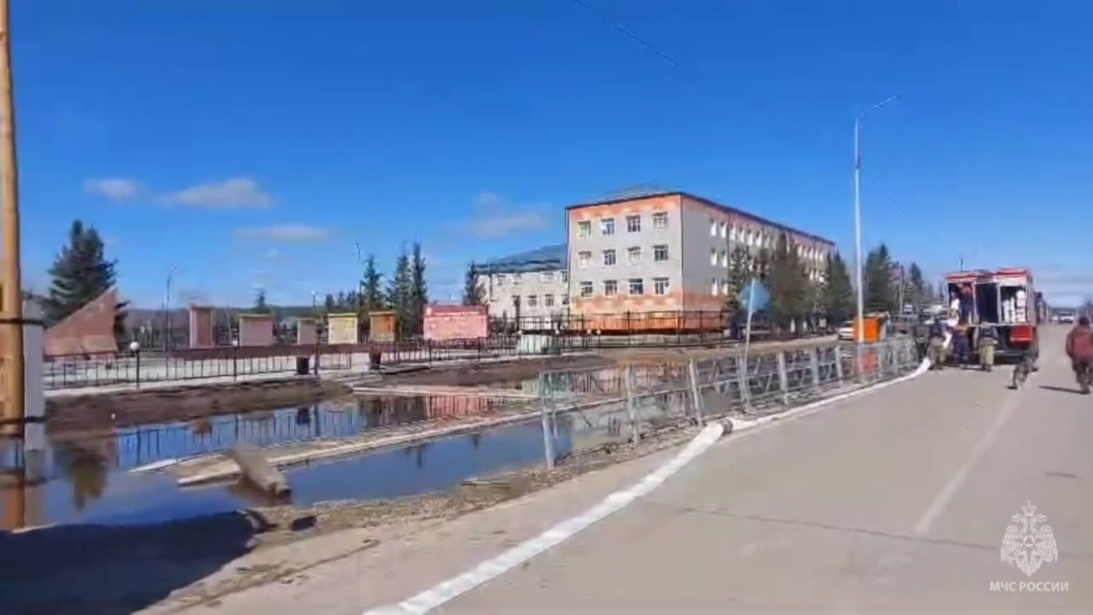 Порядка 180 дворов освободились от воды в Намском районе Якутии