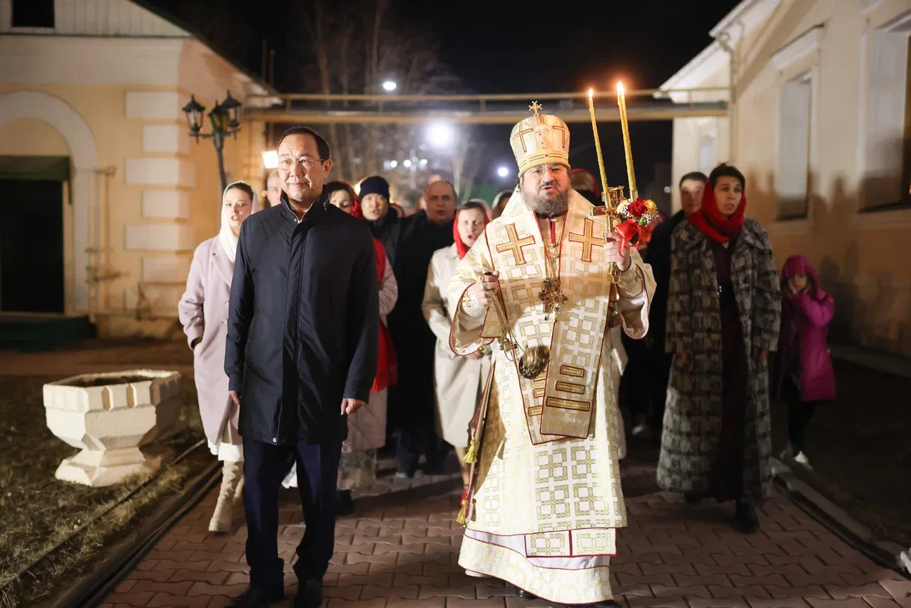 Айсен Николаев встретил Светлое Христово Воскресение вместе с православными прихожанами
