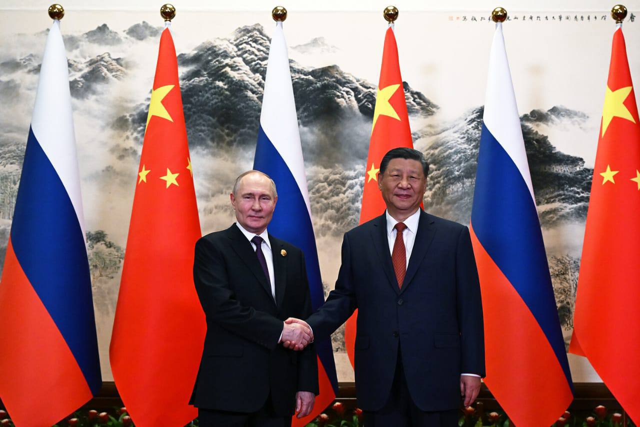 Айсен Николаев работает в составе российской делегации в Китае