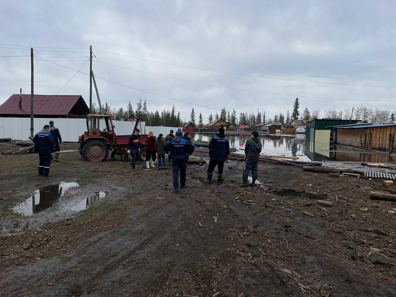 Электроснабжение населенных пунктов, пострадавших от паводка, восстановили в Намском районе