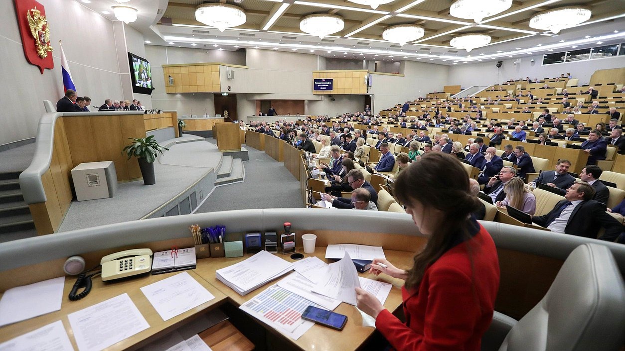 Госдума одобрила законопроект о новом режиме высылки мигрантов из России