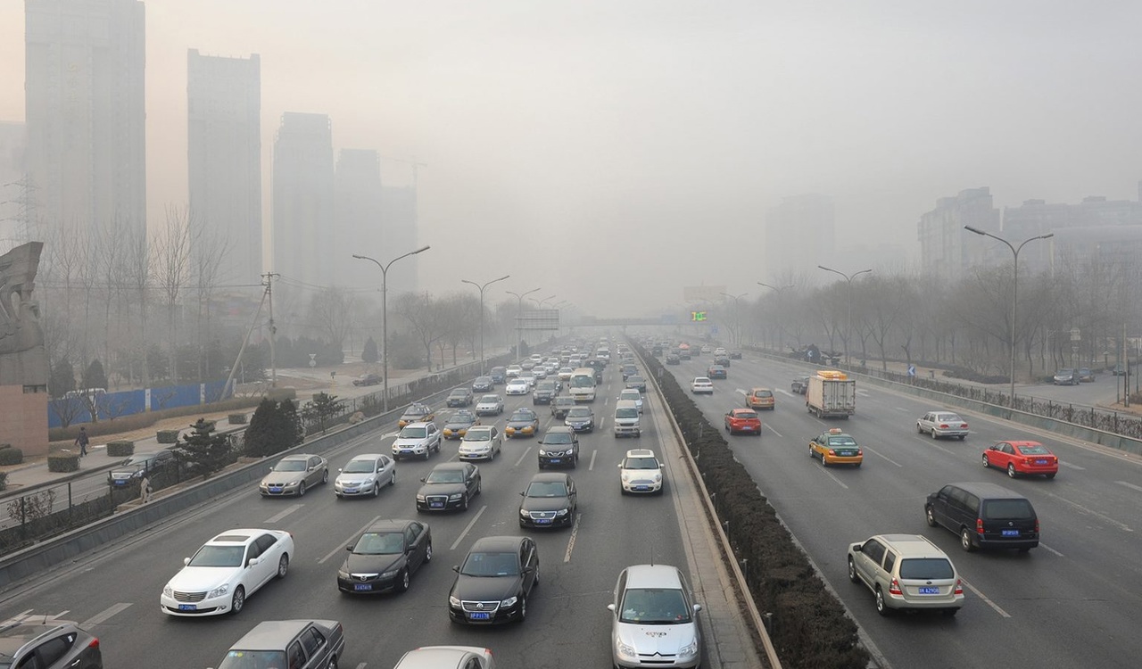 Загрязнение воздуха стало причиной преждевременной смерти 135 млн человек