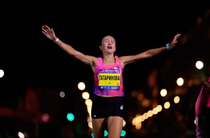Спортсменка из Якутии одержала победу в международном марафоне «Белые Ночи» в Санкт-Петербурге