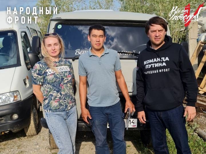Автомобиль УАЗ передали для бойцов из Верхнеколымского района в зону СВО