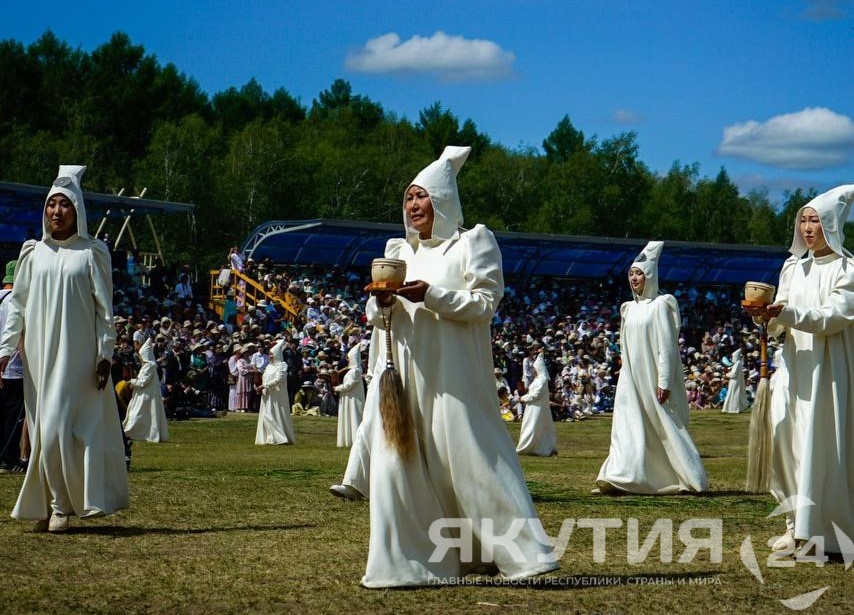 Ысыах Олонхо открыли на священной земле Амгинского района