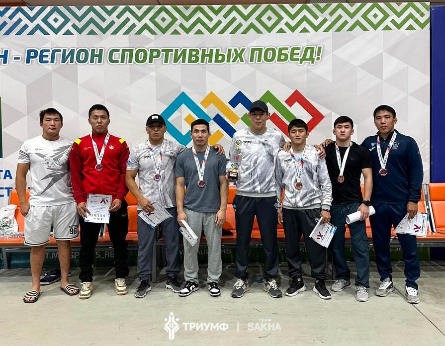 Якутские борцы завоевали семь медалей на всероссийской универсиаде