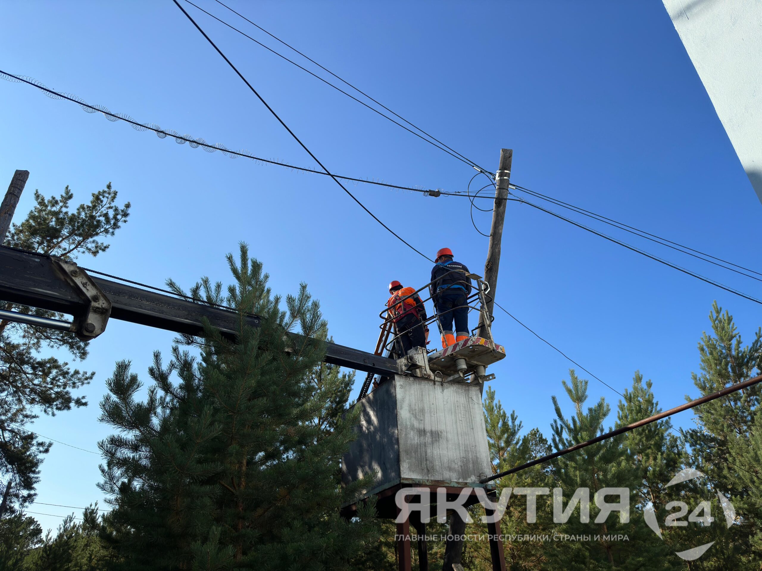 Повреждение кабелей, снос опор линии связи, самые громкие случаи: Как устраняются перебои интернета в Якутске