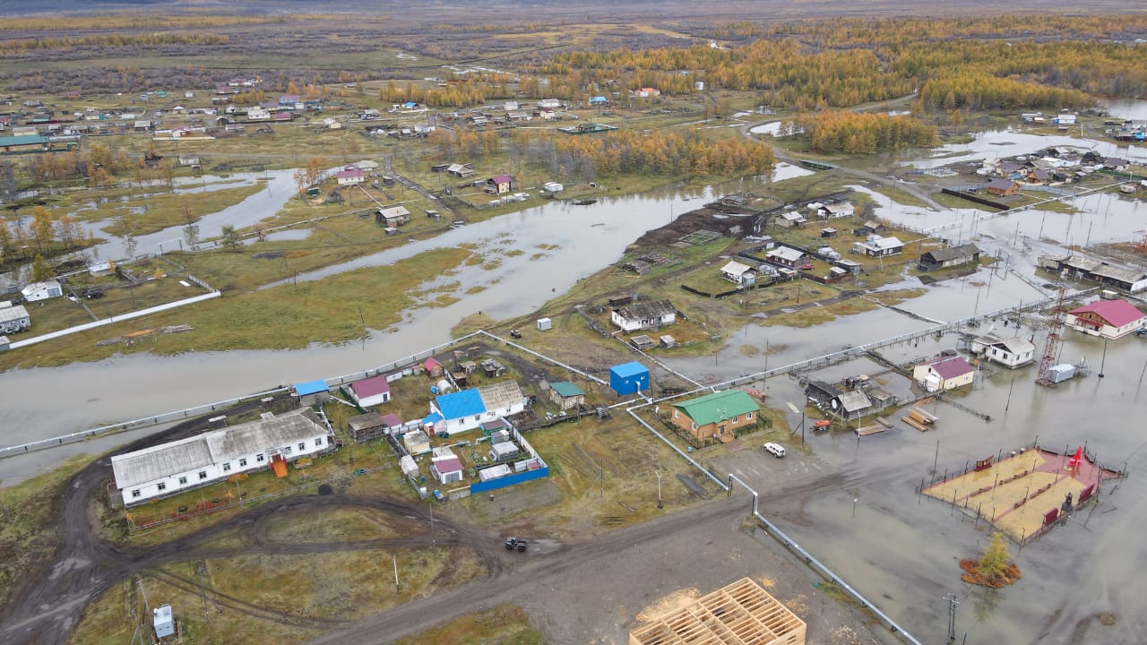 Обильные осадки привели к повышению уровней воды на горных реках в двух районах Якутии