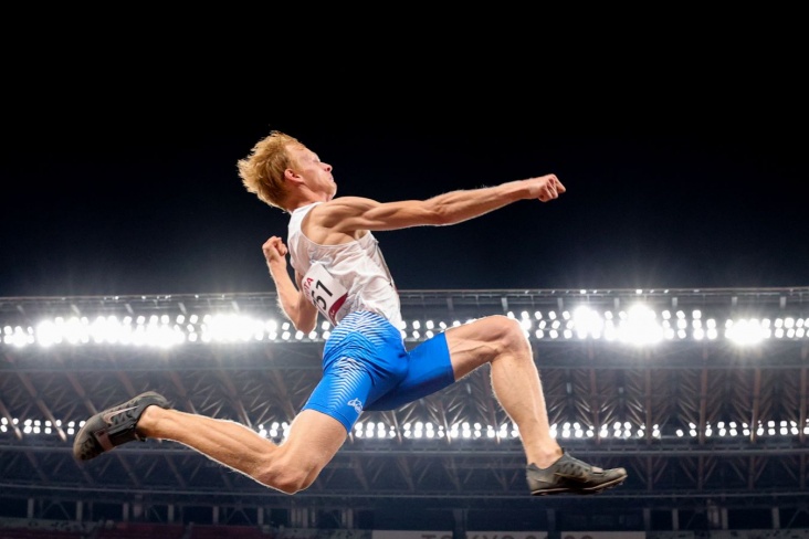 Легкоатлет из России стал чемпионом Паралимпиады в прыжках в длину